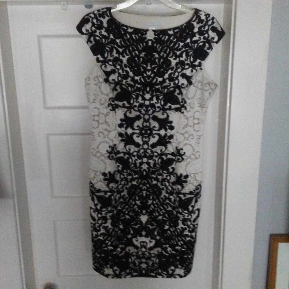 London Times Black White Tan Scrollwork Bodycon Sheath Sleeveless Dress Sz 8